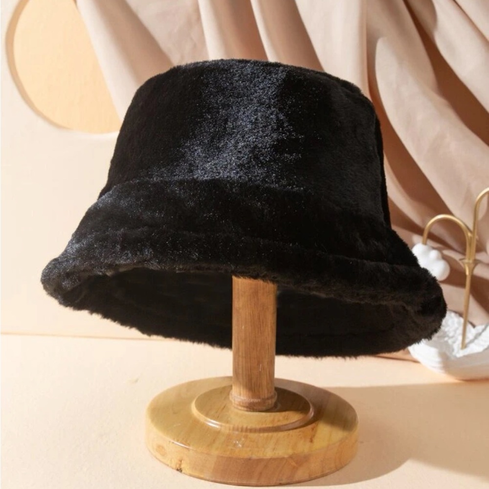 Solid color plush bucket hat